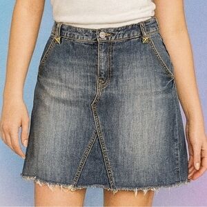 Banana Republic Y2K Denim Skirt Raw Hem Distressed A-Line Medium Wash Size 4